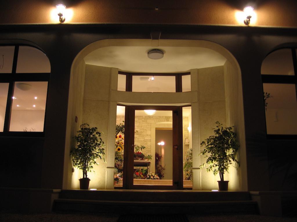 Guest House Caterina Пореч Экстерьер фото